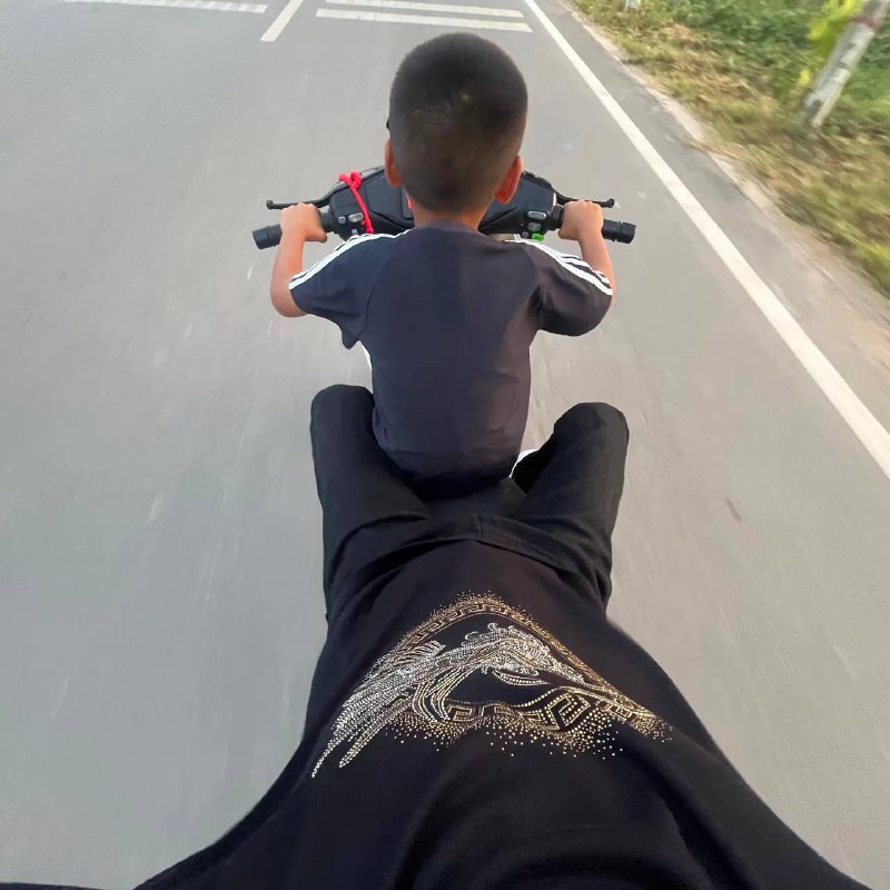 把命交给9岁的小弟弟￼￼